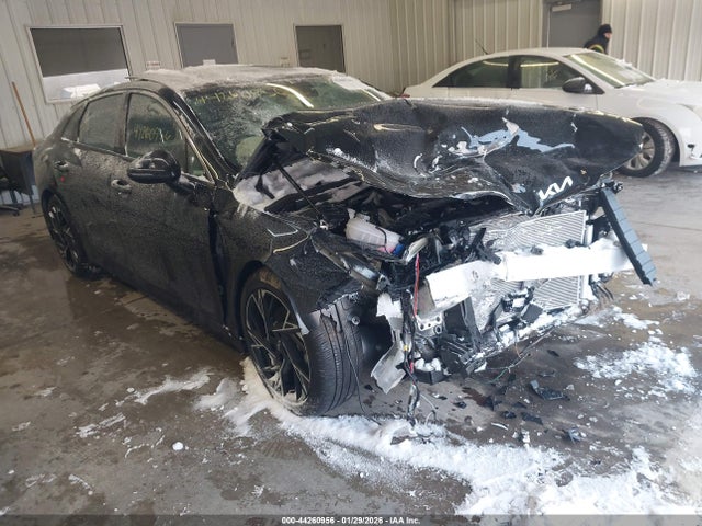 Salvage Kia K5 Image