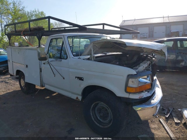 Salvage Ford F-350 Image