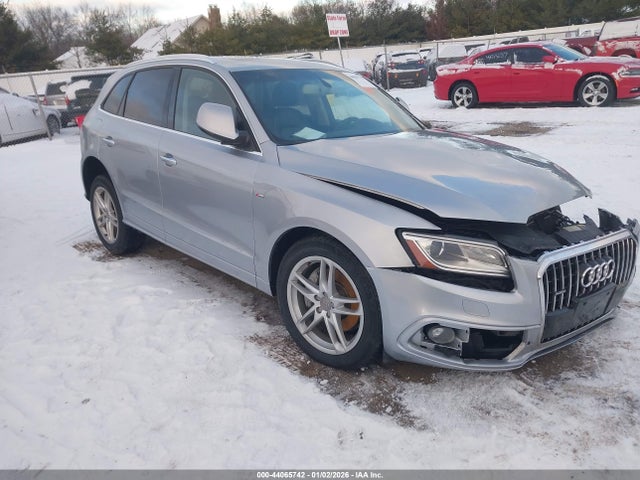 Salvage Audi Q5 Image
