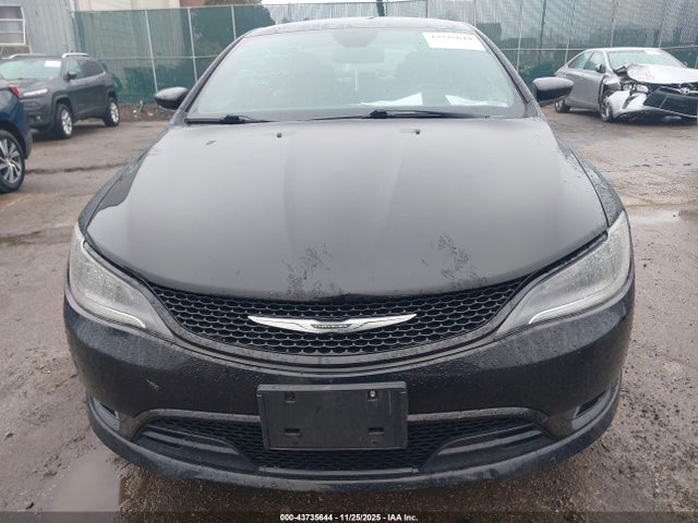Chrysler 200 S