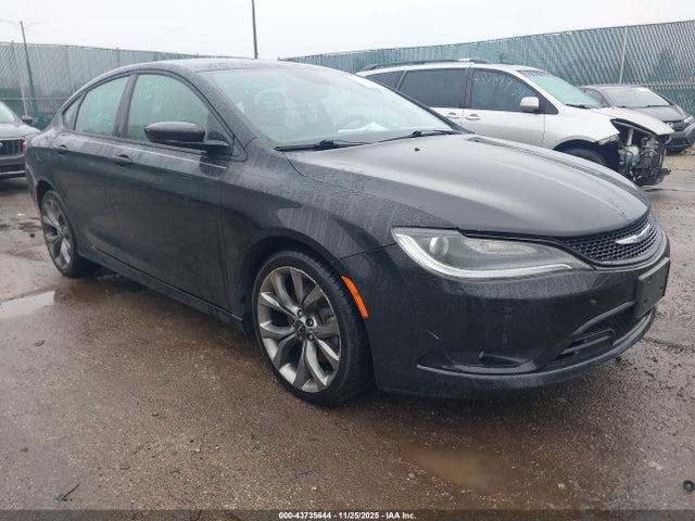 Salvage Chrysler 200 Image