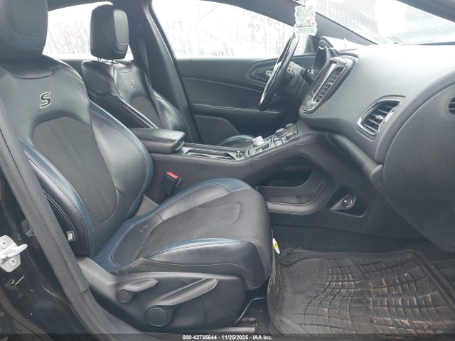 Chrysler 200 S