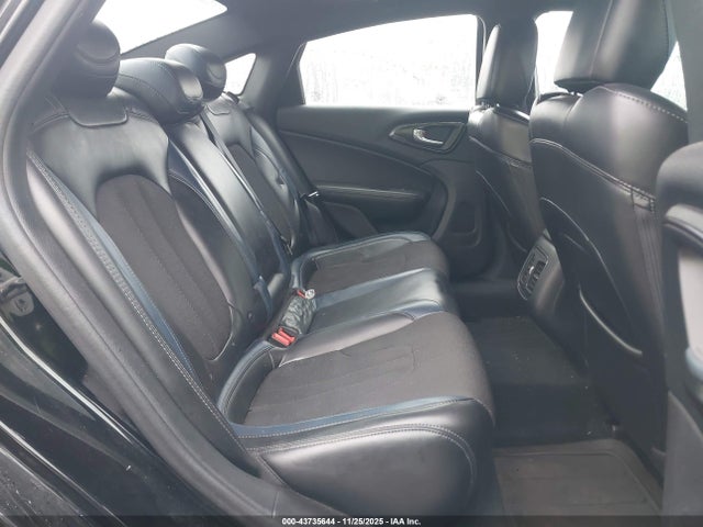 Chrysler 200 S