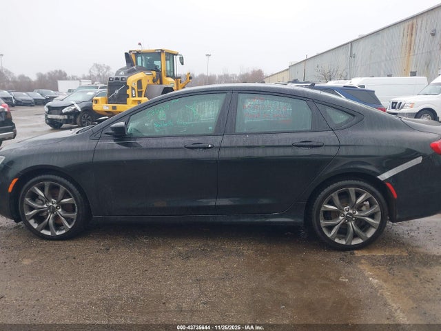 Chrysler 200 S