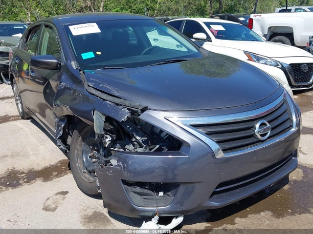 Salvage Nissan Altima Image