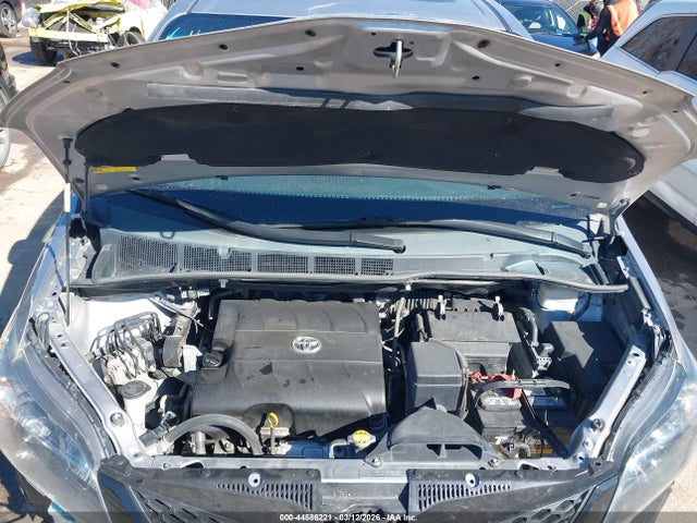 Toyota Sienna Se