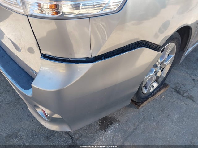 Toyota Sienna Se
