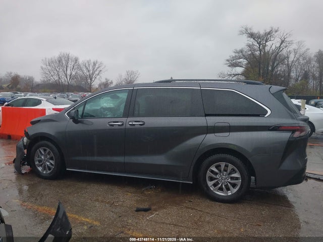 Toyota Sienna Xle