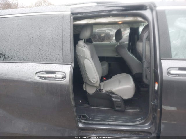 Toyota Sienna Xle
