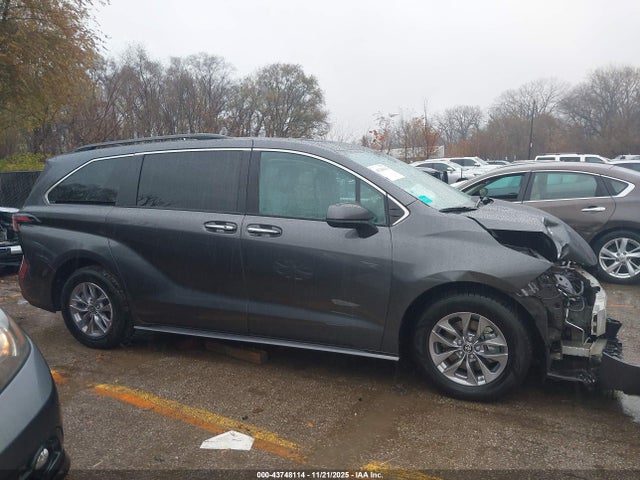 Toyota Sienna Xle