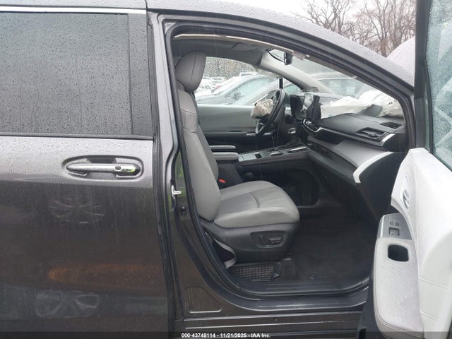 Toyota Sienna Xle