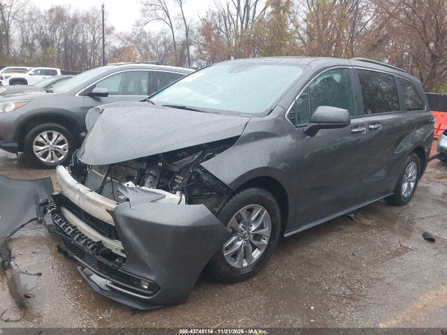 Toyota Sienna Xle