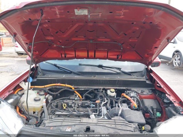 Ford Maverick Lariat