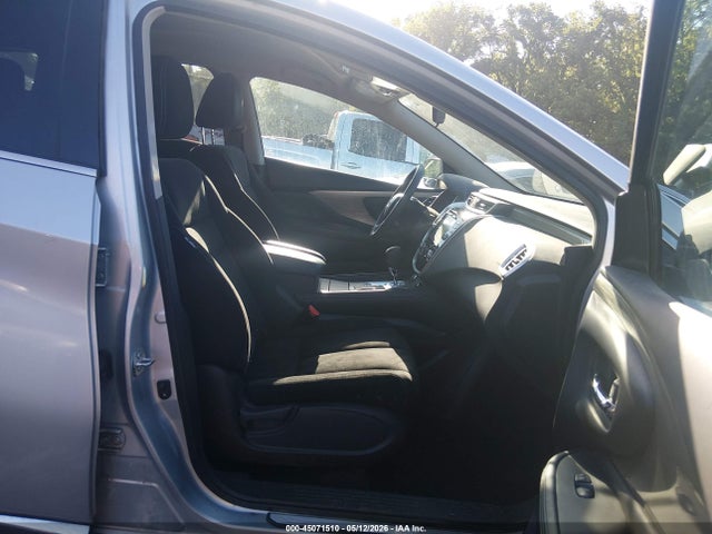 Nissan Murano S