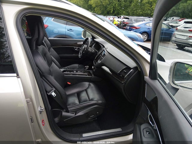 Volvo XC90 T6 Momentum