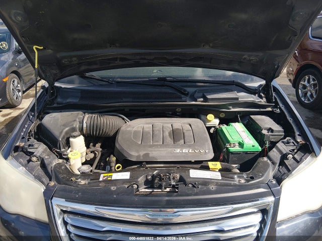 Chrysler Town & Country Touring-l