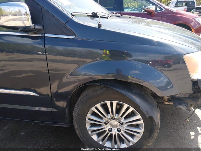 Chrysler Town & Country Touring-l