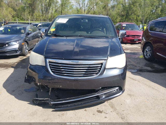 Chrysler Town & Country Touring-l