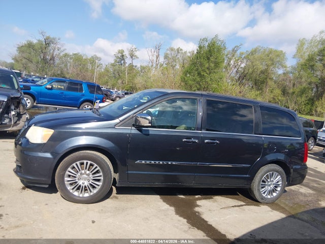 Chrysler Town & Country Touring-l