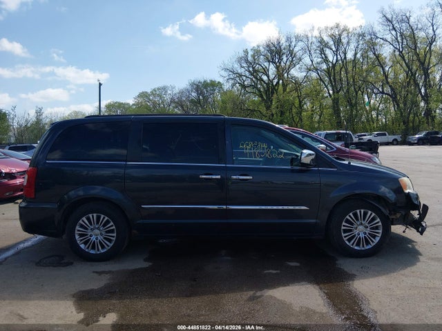Chrysler Town & Country Touring-l