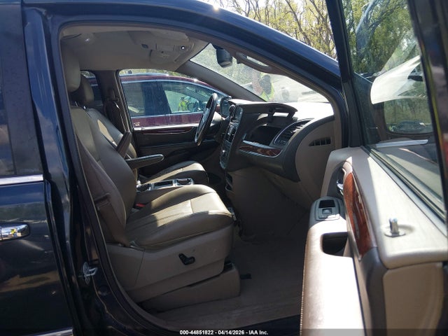 Chrysler Town & Country Touring-l