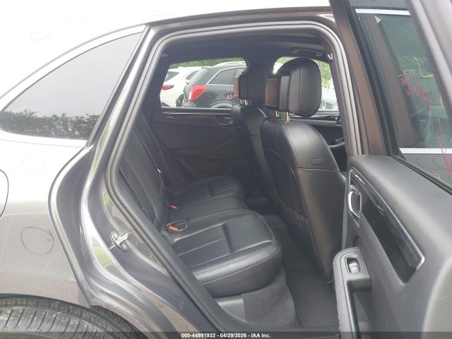 Porsche Macan S