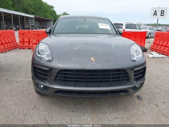 Porsche Macan S