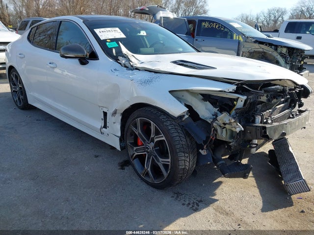 Salvage Kia Stinger Image