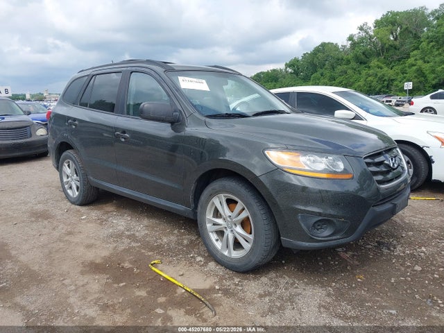 Salvage Hyundai SANTA FE Image