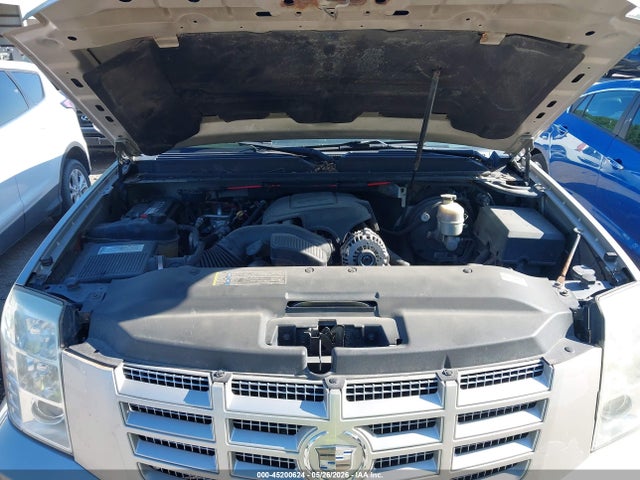 Cadillac Escalade Standard