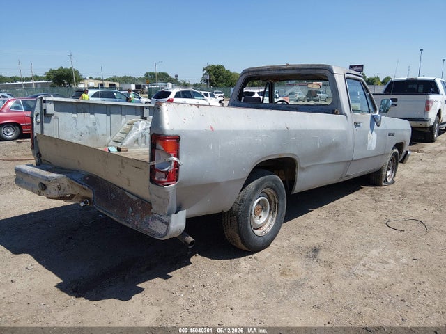 Dodge D-series D150
