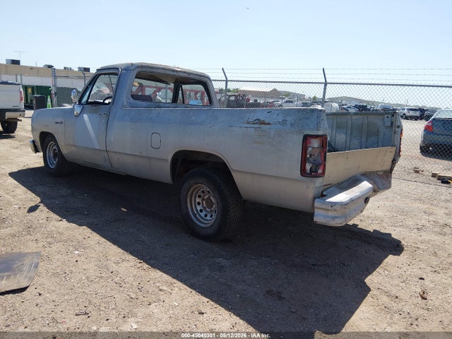 Dodge D-series D150