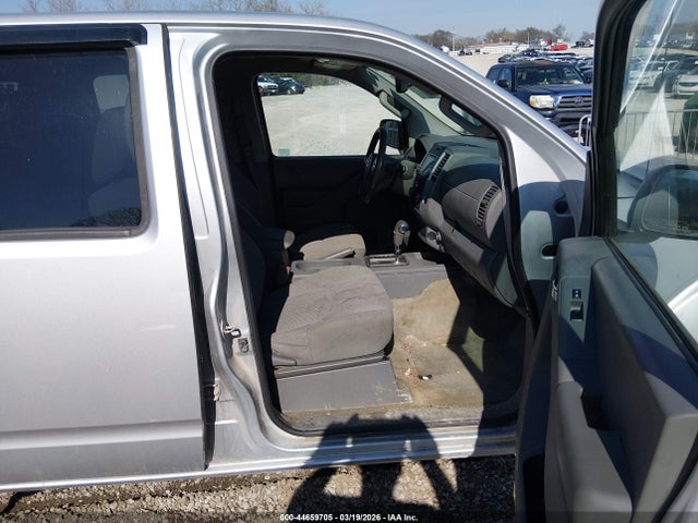 Nissan Frontier Sv