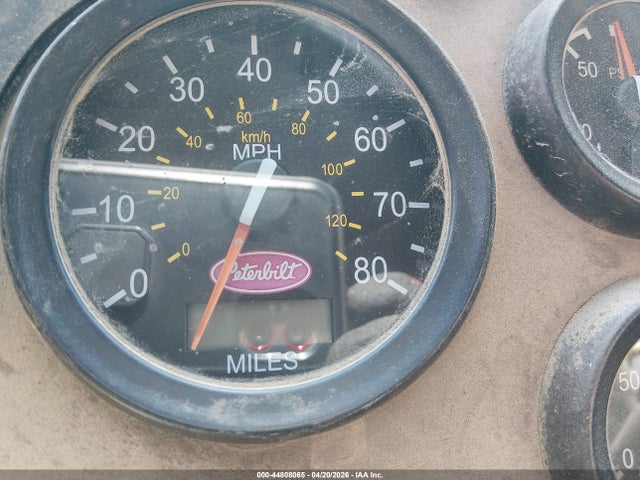 Peterbilt 320