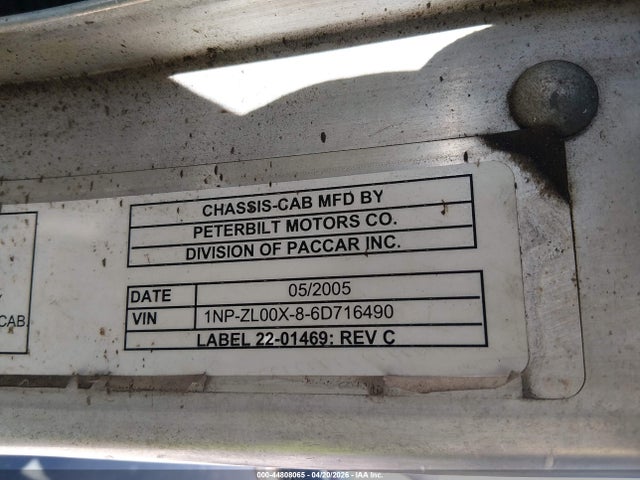 Peterbilt 320