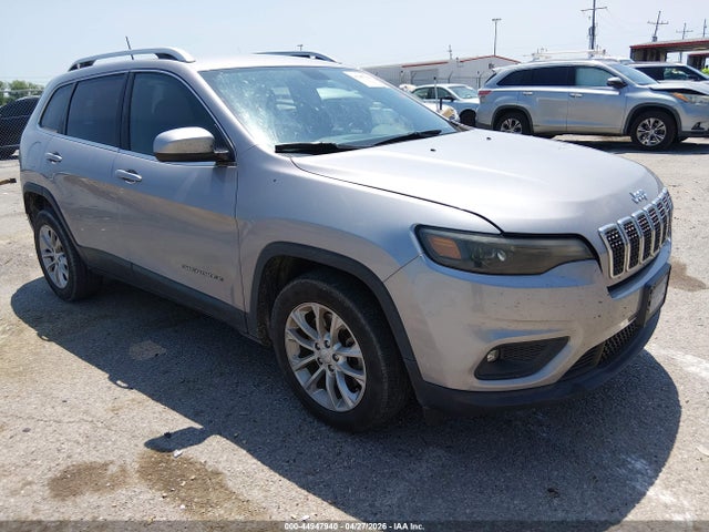 Salvage Jeep Cherokee Image