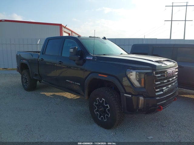 Salvage General Motors Sierra 2500HD Image