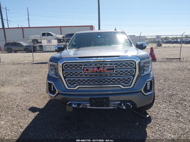 GMC Sierra 1500 4wd  Short Box Denali