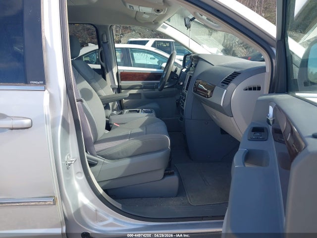Chrysler Town & Country Touring