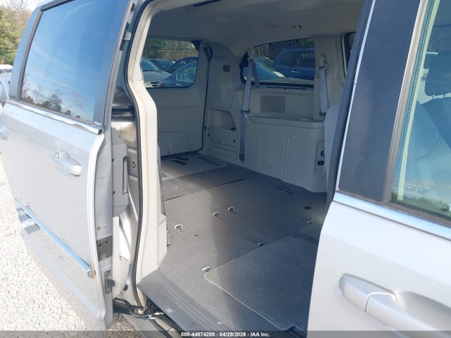 Chrysler Town & Country Touring