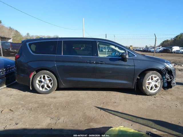 Chrysler Pacifica Touring Plus