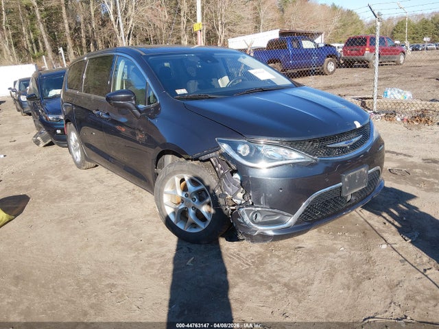 Salvage Chrysler Pacifica Image