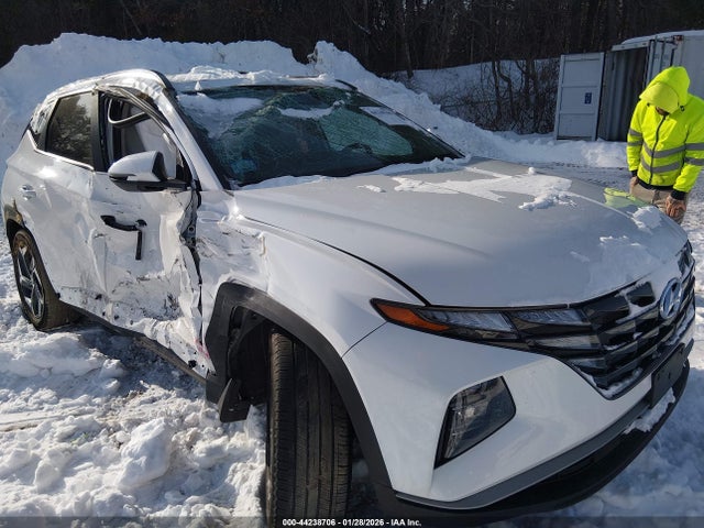 Salvage Hyundai TUCSON Image
