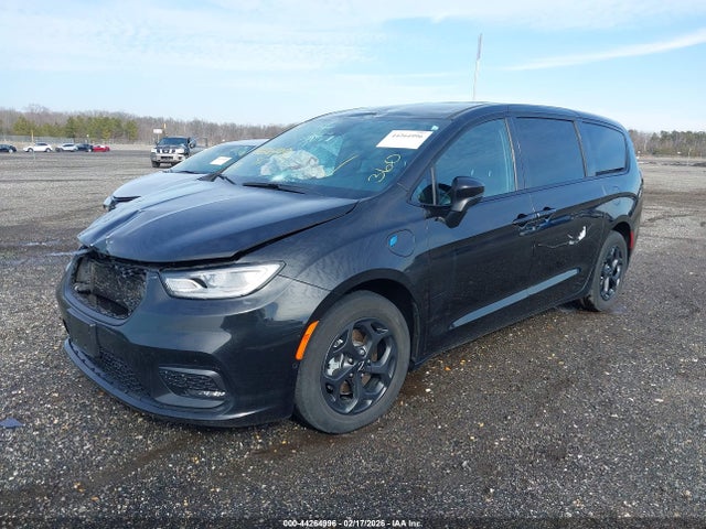 Chrysler Pacifica Touring L
