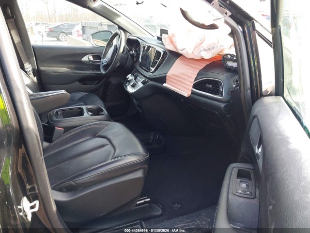 Chrysler Pacifica Touring L