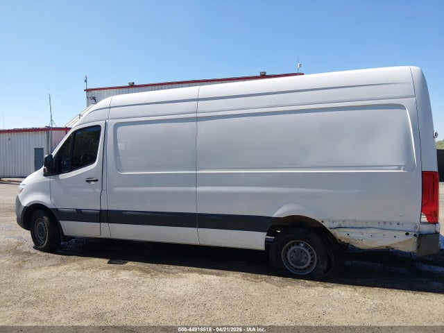 Mercedes-Benz Sprinter 2500 High Roof I4