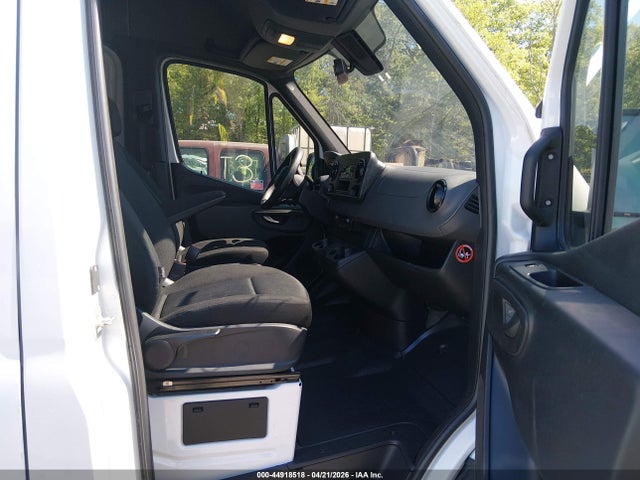 Mercedes-Benz Sprinter 2500 High Roof I4
