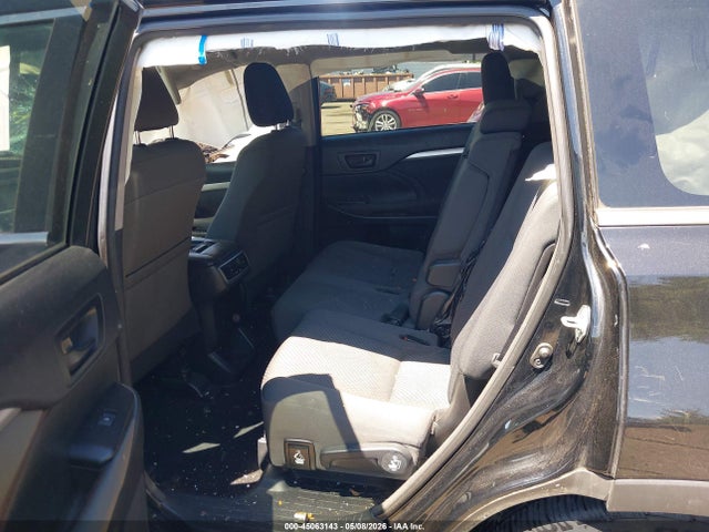 Toyota Highlander Le V6