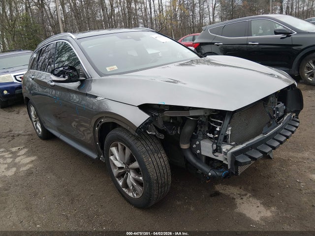 Salvage INFINITI Qx Image