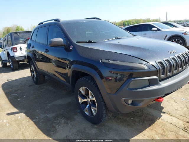 Salvage Jeep Cherokee Image